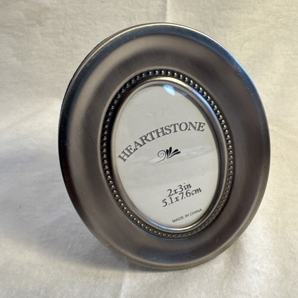 Hearthstone Silver Pewter Oval Photo Picture Frame Cottagecore Fits 2x3"‎ Desk